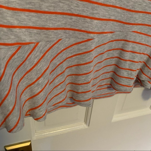 EUC CAbi Ruffle Tank - SZ M - Picture 6 of 8